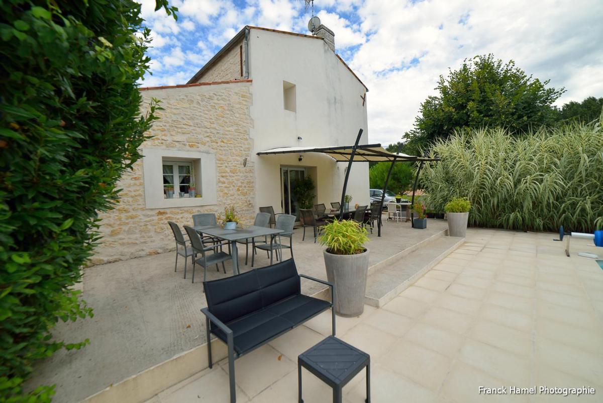 Le Clos Des Oiseaux Saintes Εξωτερικό φωτογραφία