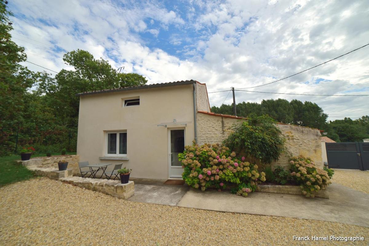 Le Clos Des Oiseaux Saintes Εξωτερικό φωτογραφία
