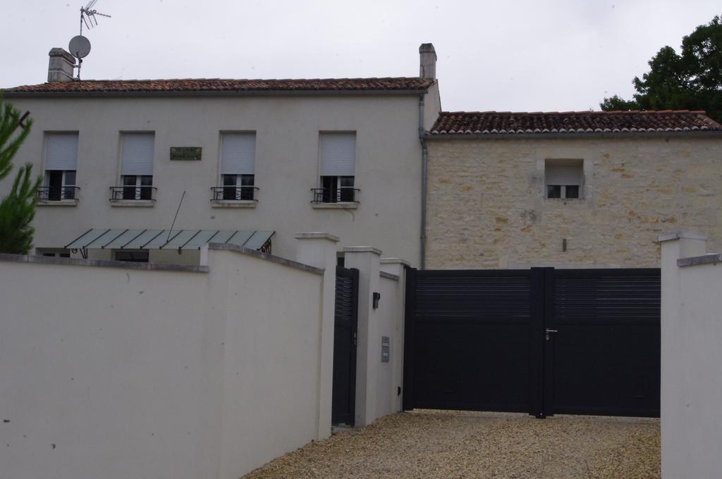 Le Clos Des Oiseaux Saintes Εξωτερικό φωτογραφία
