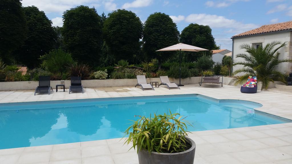Le Clos Des Oiseaux Saintes Εξωτερικό φωτογραφία